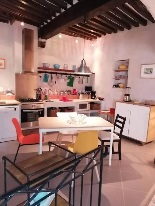 La Maison D'Helene & Antoine A Bonnieux XII Siecle 0*,  فرنسا